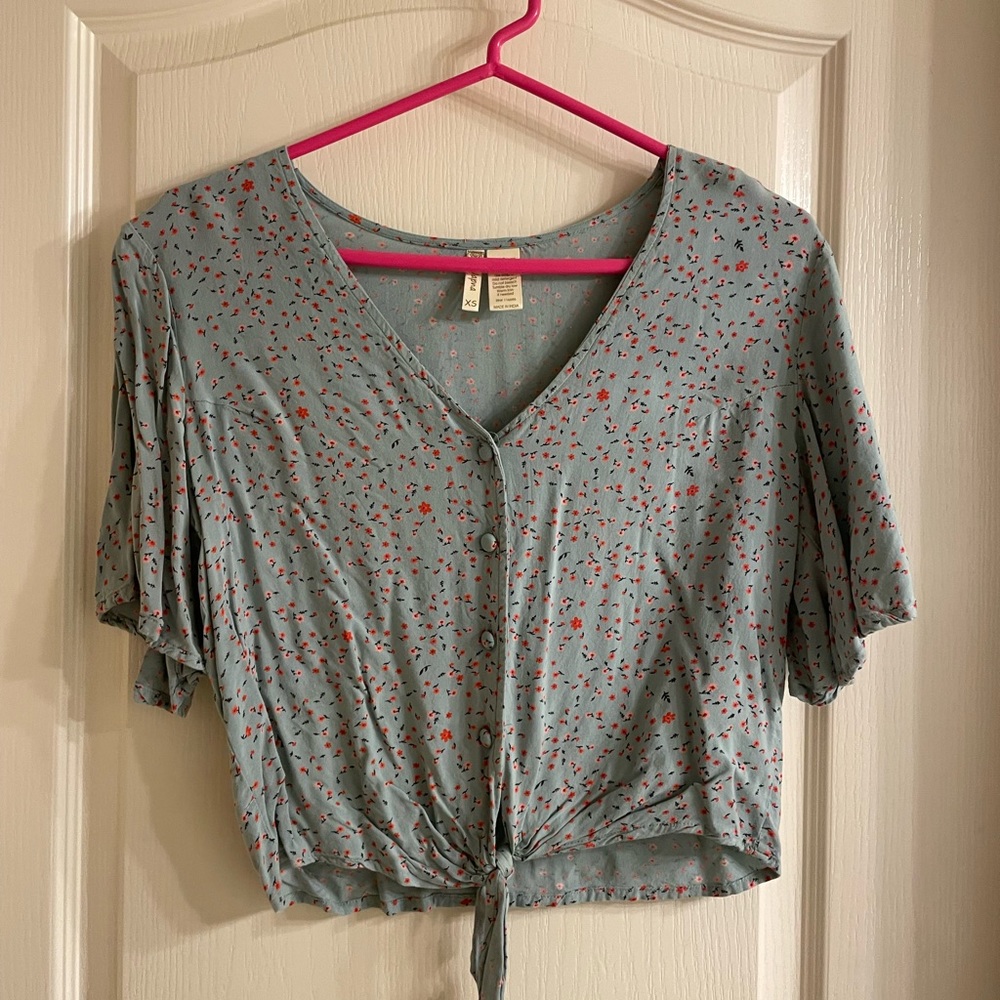 Baby blue flowery tie front top